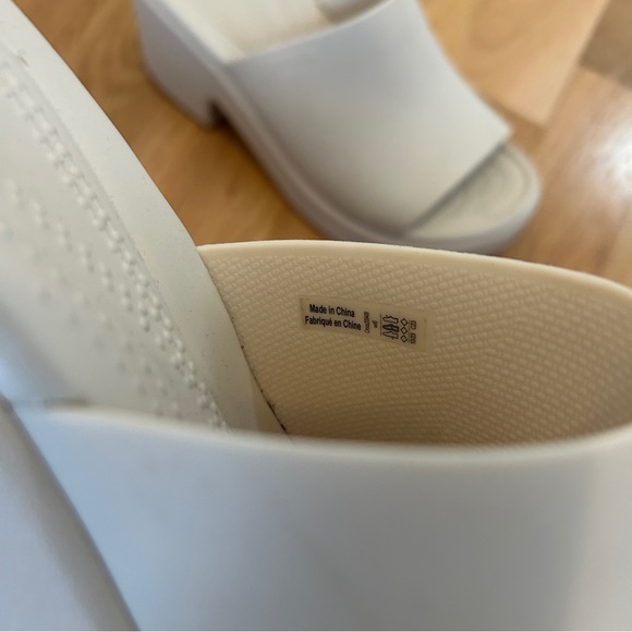 Crocs Women's Brooklyn Slide Heel - Picture 4 of 5